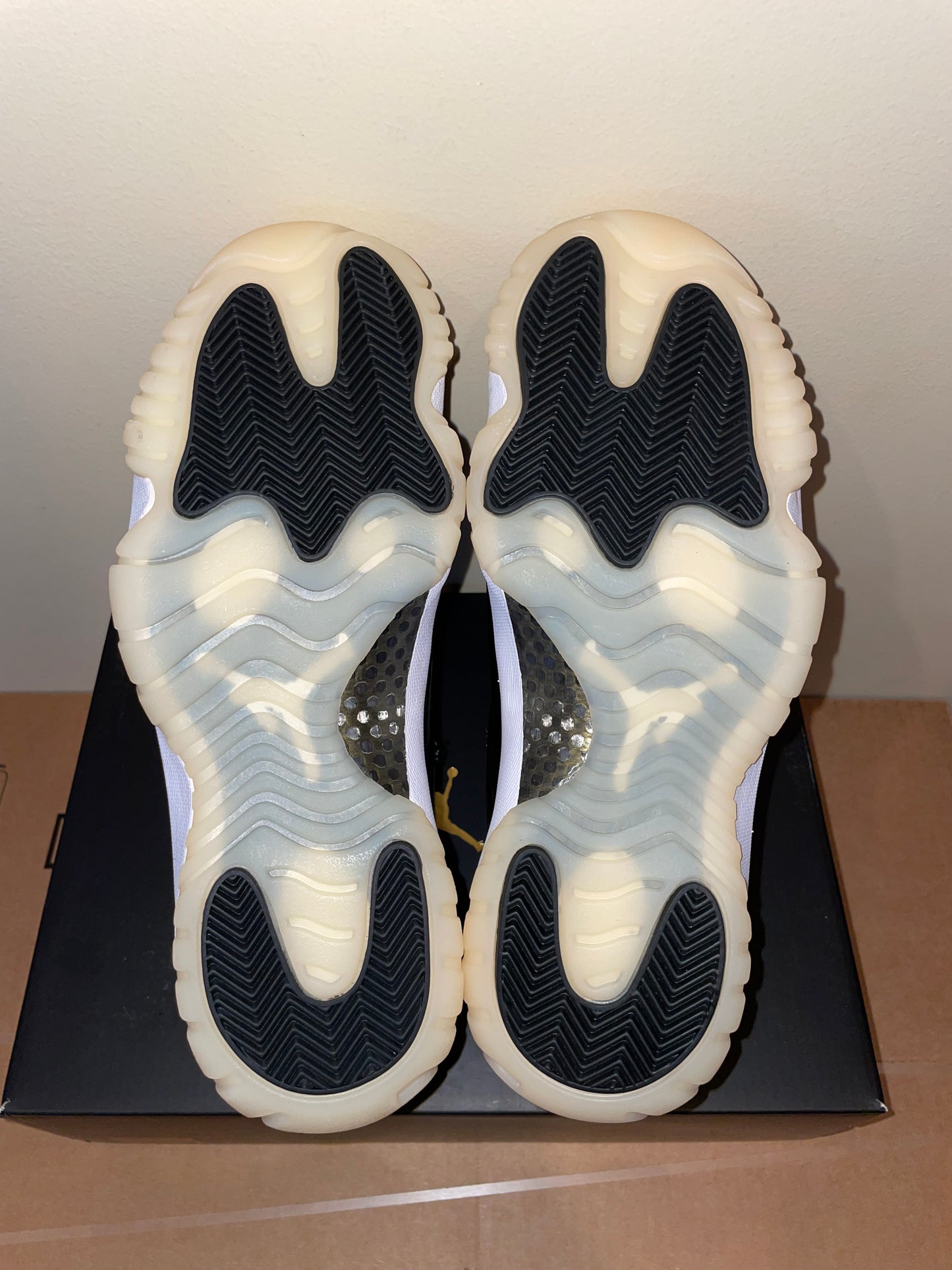 AIR JORDAN 11 RETRO 'GRATITUDE / DEFINING MOMENTS'