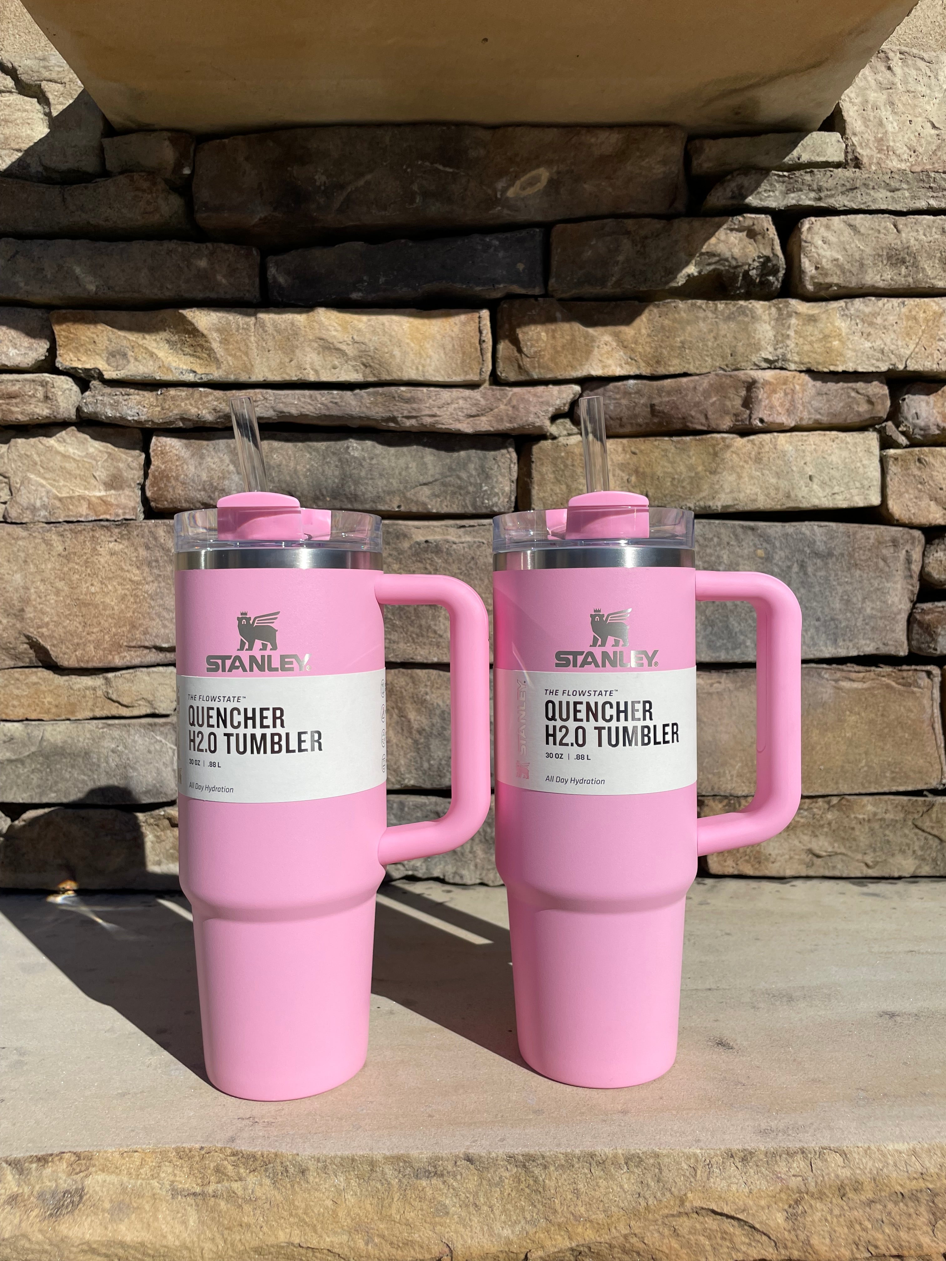 Stanley Flowstate Quencher 30oz Tumbler Sizzling Pink